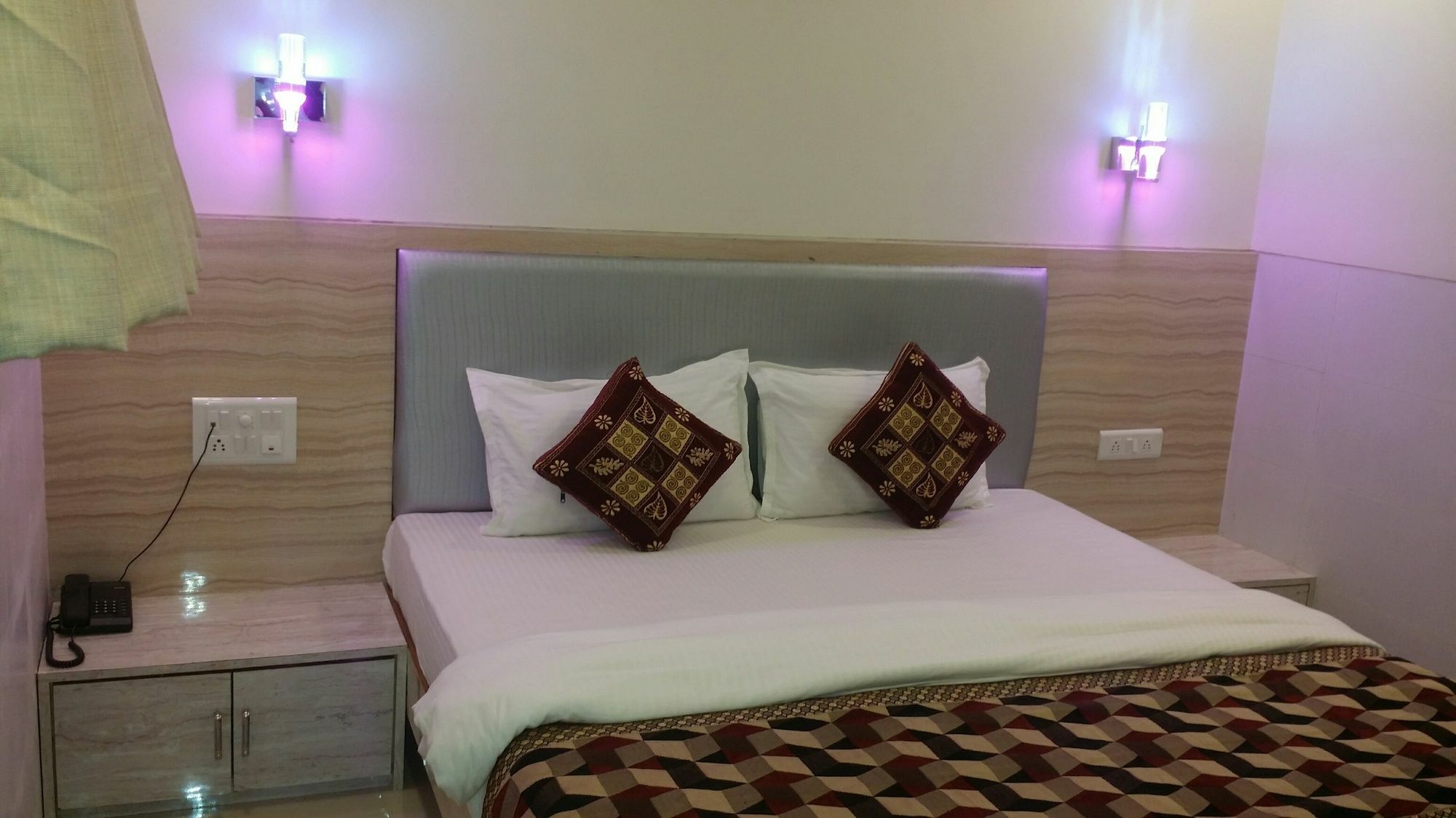 เคเอฟ เรซิเดนซี Hotel มุมไบ ภายนอก รูปภาพ