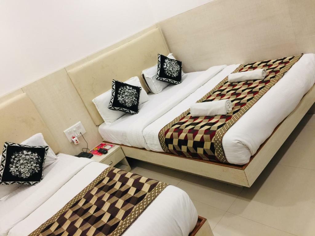 เคเอฟ เรซิเดนซี Hotel มุมไบ ภายนอก รูปภาพ