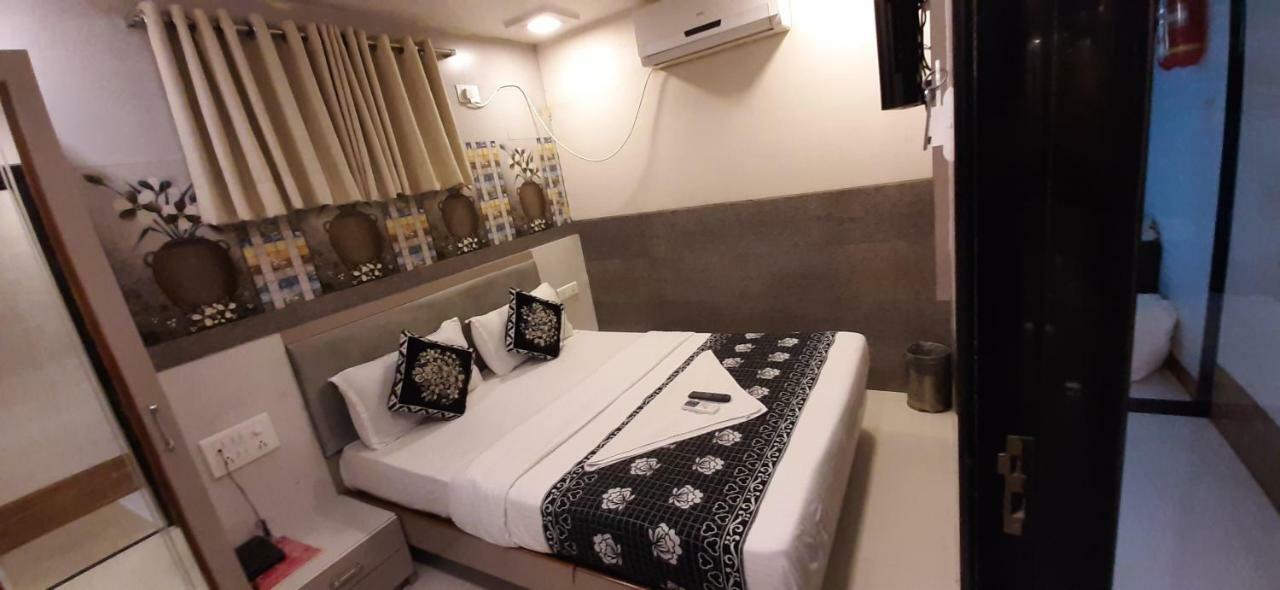 เคเอฟ เรซิเดนซี Hotel มุมไบ ภายนอก รูปภาพ